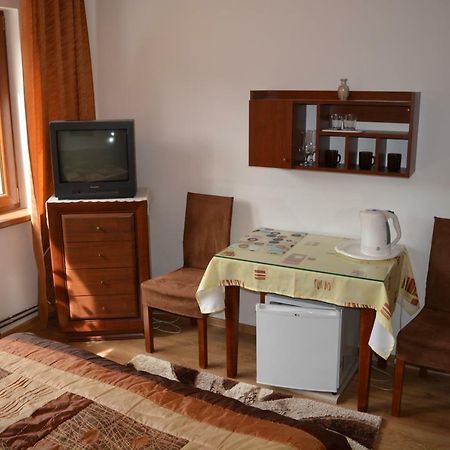Pokoje Goscinne Bartek Iwonicz-Zdroj Luaran gambar